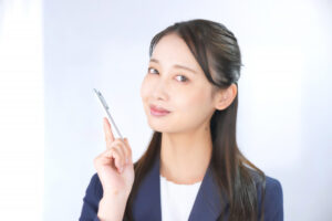 カメラ目線の女性-ここがポイント