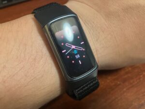 Fitbit chargeの画面が暗いのでcharge5を買いました。購入と同時に買うべきものはこれです。